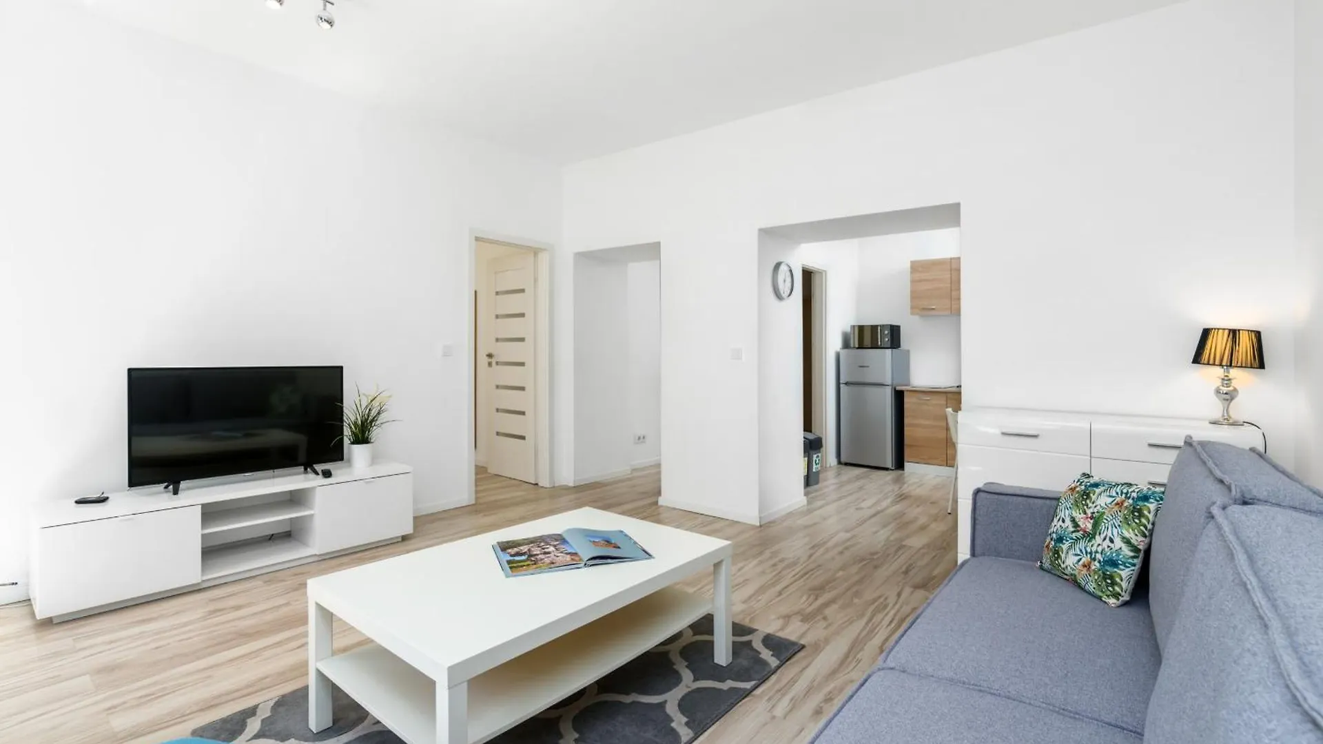 Modern One Bedroom Apartment In Poznan By Noclegi Renters